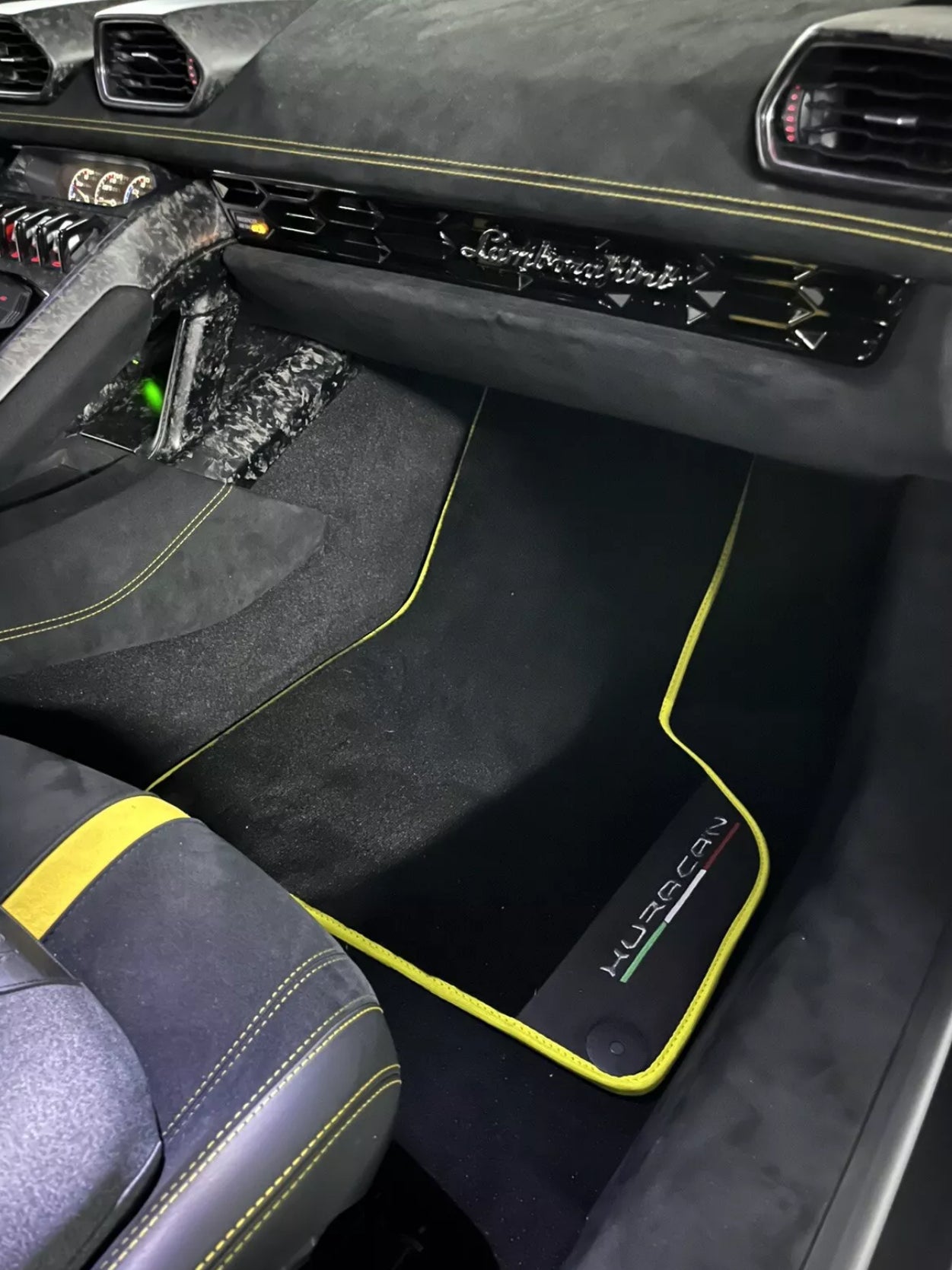 Lamborghini Huracan Car Mats