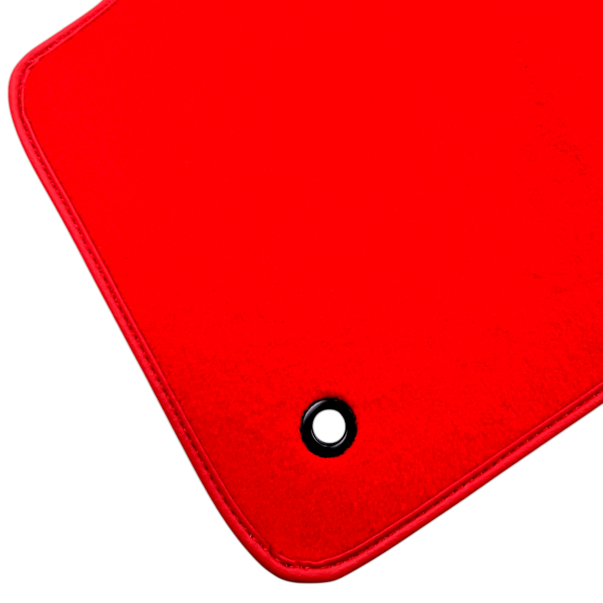 Red Floor Mats for Jeep Cherokee KK (2008-2013) | AutoWin